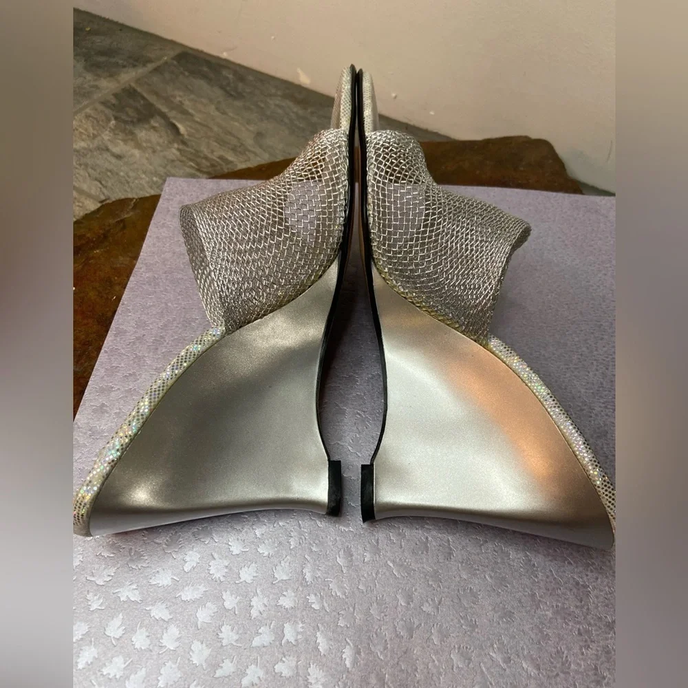 Pierre Dumas~Iridescent Insole w/Wire Mesh-Look Slide Sandal~Wedge~Silver~Size 9